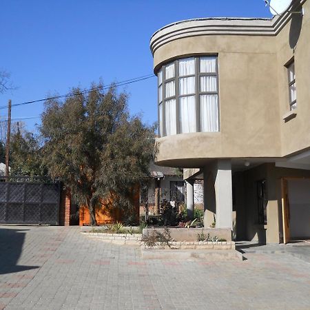 Noble Hearts Bed & Breakfast Maseru Exterior photo