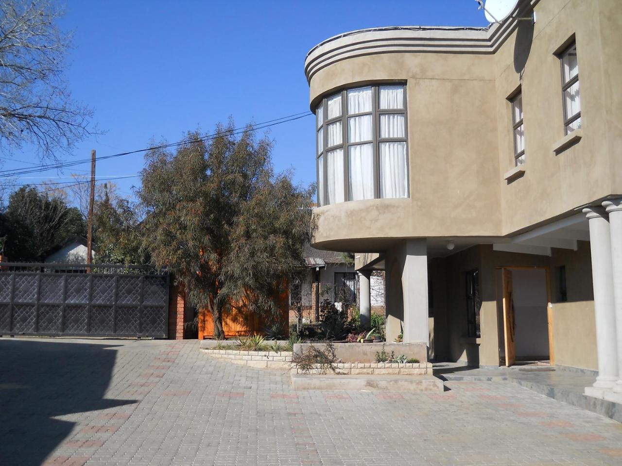 Noble Hearts Bed & Breakfast Maseru Exterior photo